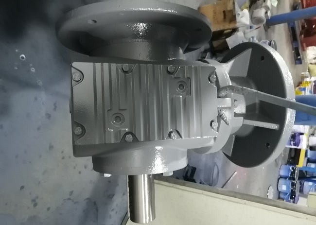 通砂光機減速電機，S型自鎖減速機帶電機